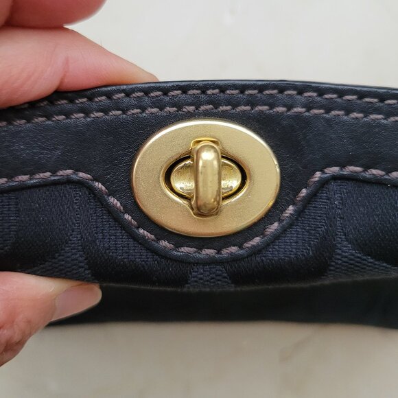 COACH Canvas Wristlet - Black w/Brass Turn Lock Closure (video incl.) - Picture 4 of 14